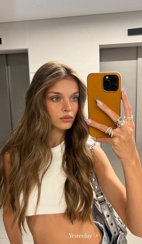 Anna Zak
