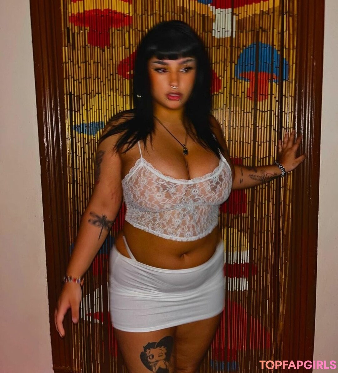 Foto desnuda filtrada de OnlyFans de Strawbewyswing #23 Foto desnuda filtrada de OnlyFans de Strawbewyswing #23