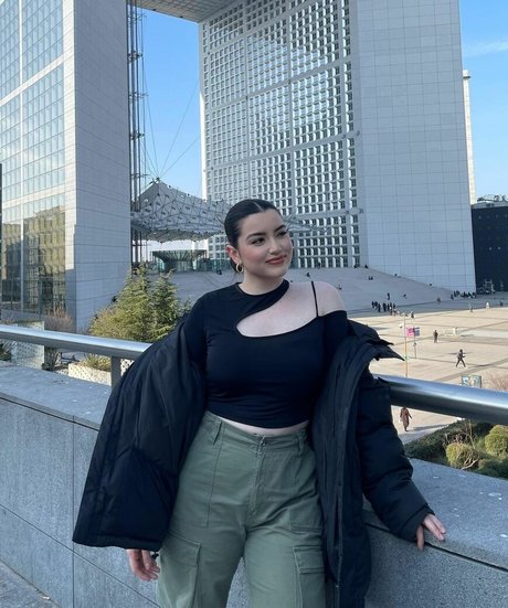 AI Generated Celebrity Nudes