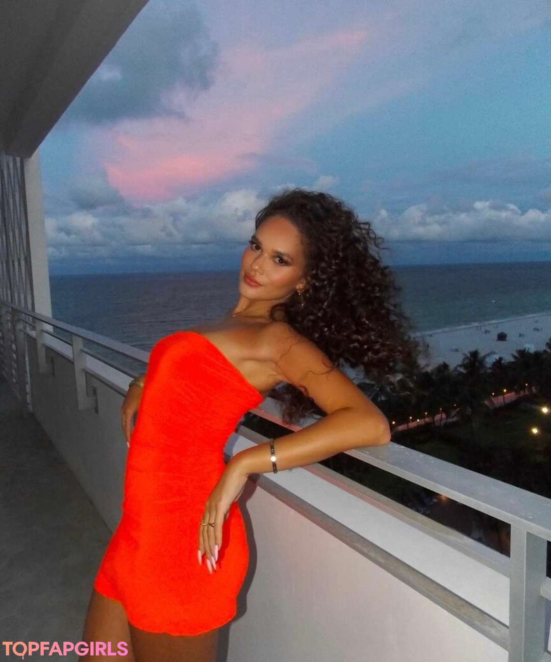 Foto desnuda filtrada de OnlyFans de Madison Pettis #575 Foto desnuda filtrada de OnlyFans de Madison Pettis #575