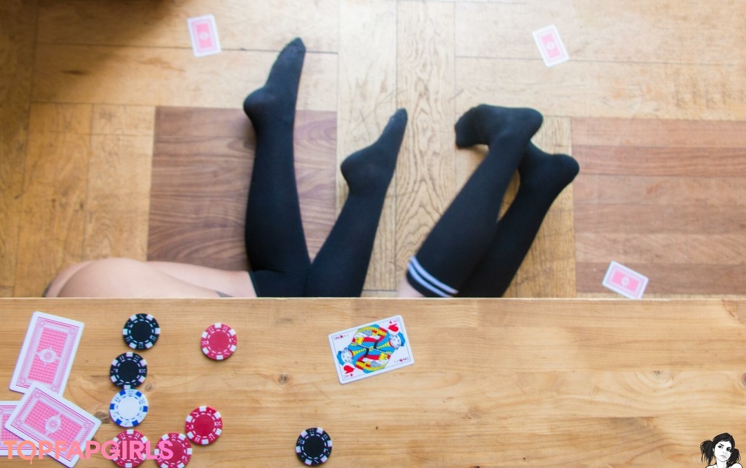 Foto desnuda filtrada de OnlyFans de Fishball Suicide #1021