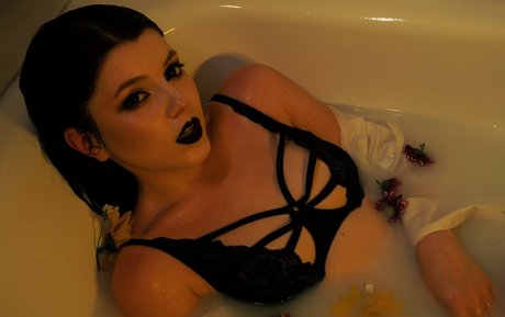 Foto desnuda filtrada de OnlyFans de Olyashaa