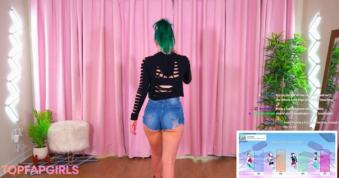 Foto desnuda filtrada de OnlyFans de Littlesiha #90 Foto desnuda filtrada de OnlyFans de Littlesiha #90