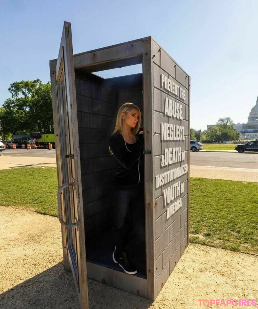 Foto desnuda filtrada de OnlyFans de Paris Hilton #263 Foto desnuda filtrada de OnlyFans de Paris Hilton #263