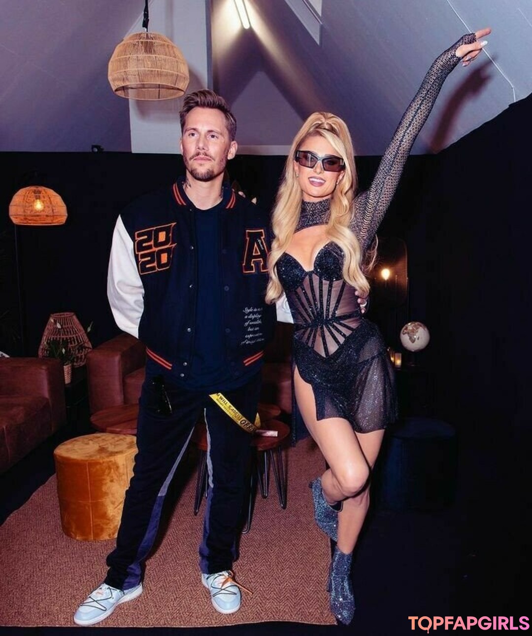 Foto desnuda filtrada de OnlyFans de Paris Hilton #314 Foto desnuda filtrada de OnlyFans de Paris Hilton #314