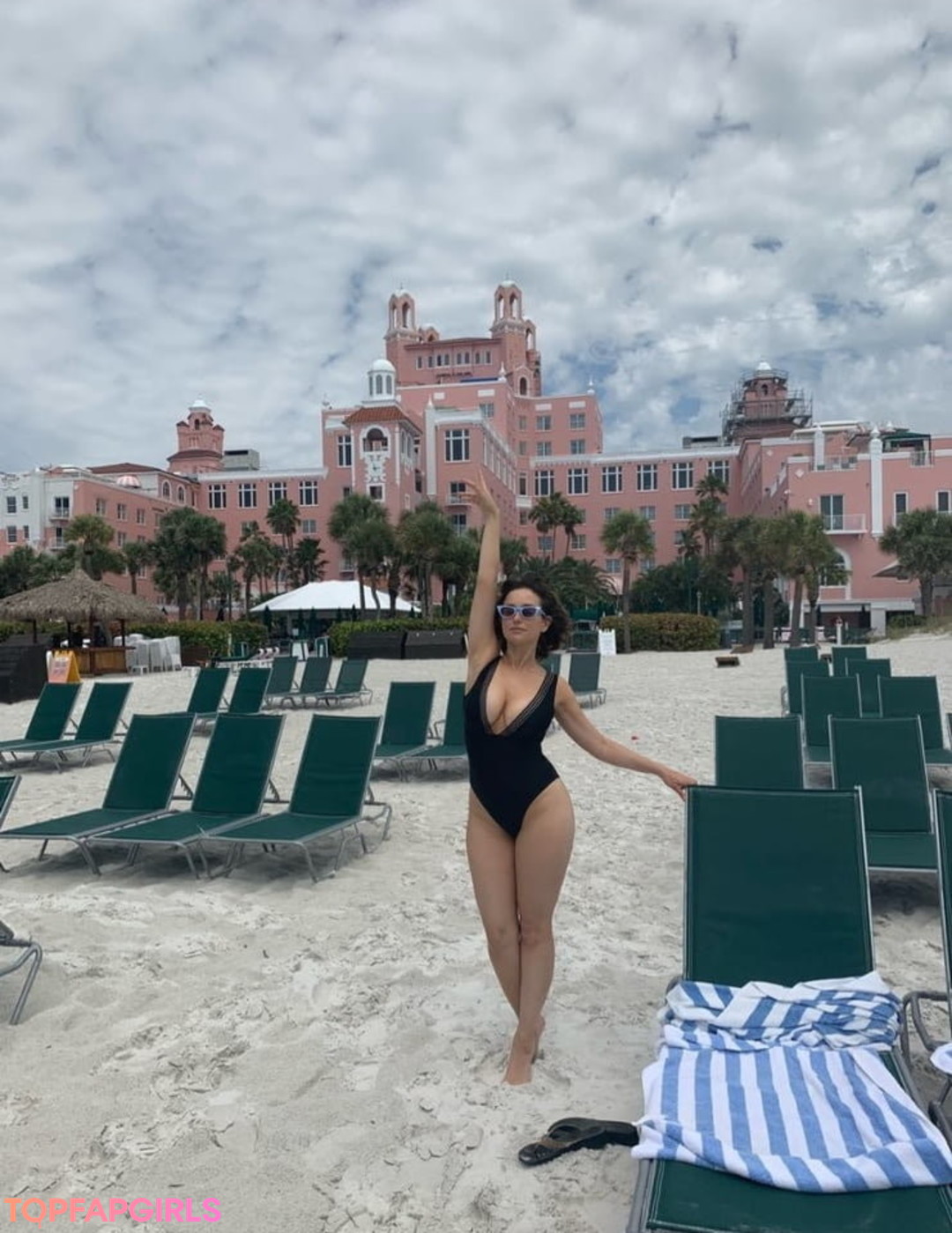 Foto desnuda filtrada de OnlyFans de Milana Vayntrub #14 Foto desnuda filtrada de OnlyFans de Milana Vayntrub #14