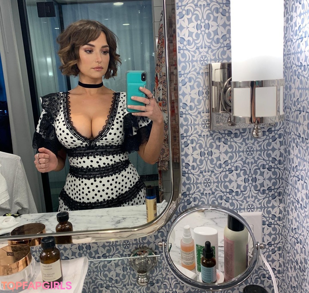 Foto desnuda filtrada de OnlyFans de Milana Vayntrub #16 Foto desnuda filtrada de OnlyFans de Milana Vayntrub #16