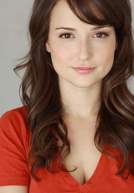 Milana Vayntrub