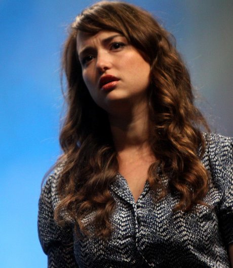 Milana Vayntrub
