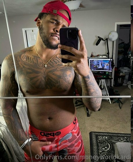 Foto desnuda filtrada de OnlyFans de Moneyworldkardi