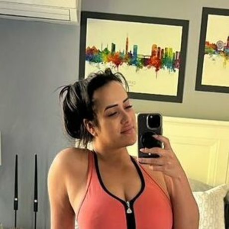 Taylaxoxo
