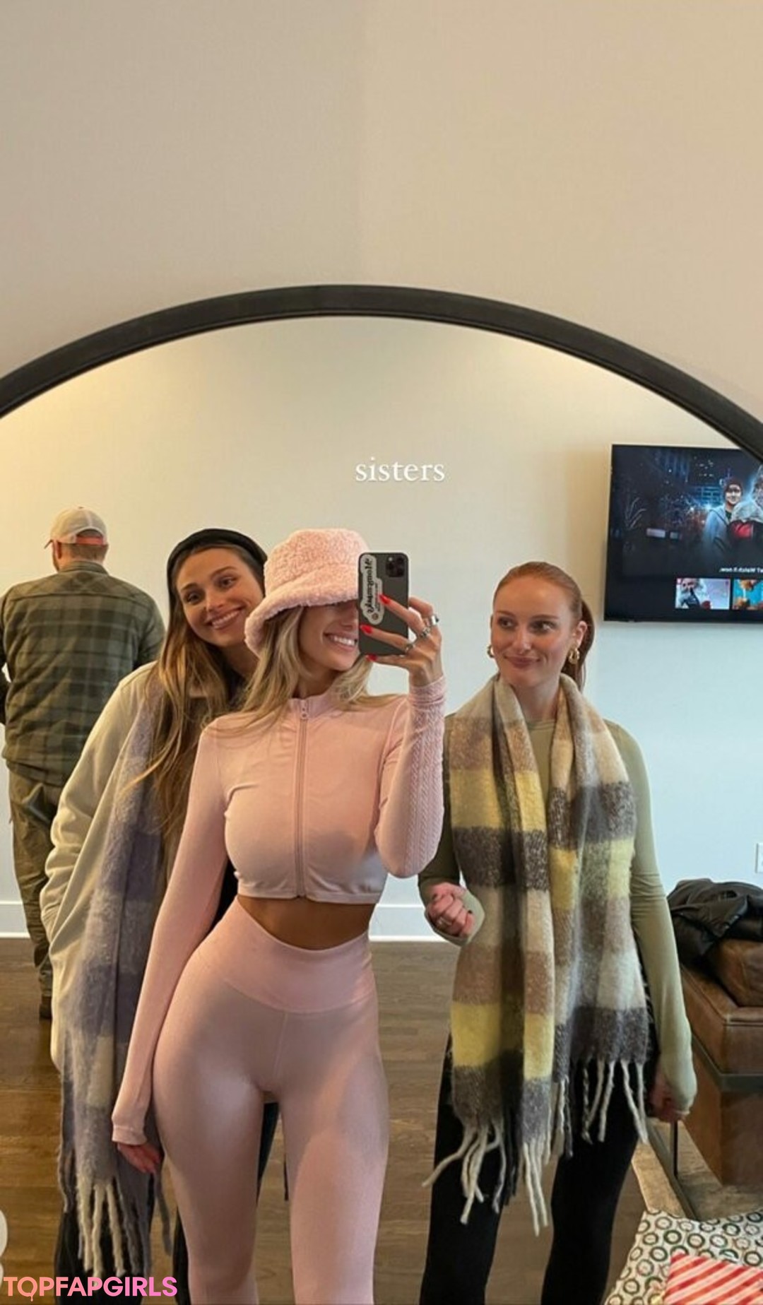 Foto desnuda filtrada de OnlyFans de Hadelinemope #129 Foto desnuda filtrada de OnlyFans de Hadelinemope #129