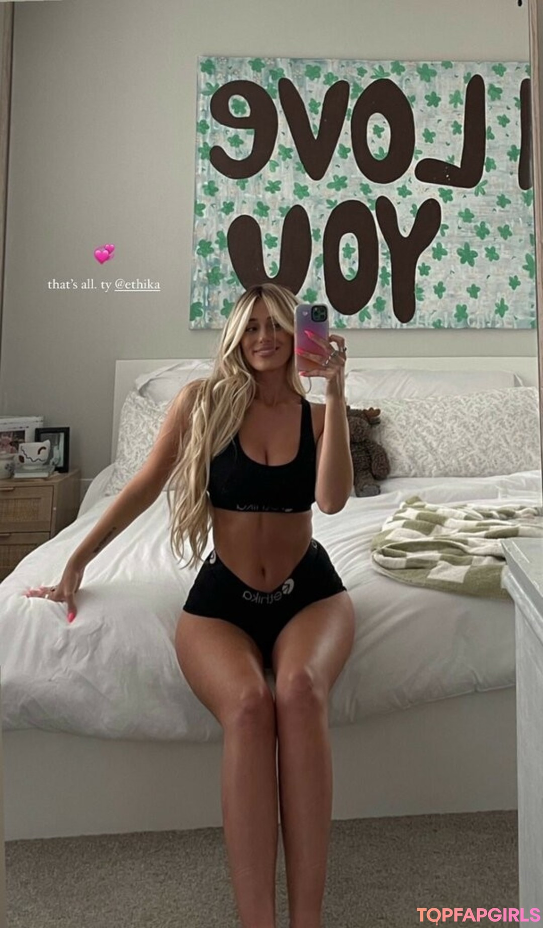 Foto desnuda filtrada de OnlyFans de Hadelinemope #227 Foto desnuda filtrada de OnlyFans de Hadelinemope #227