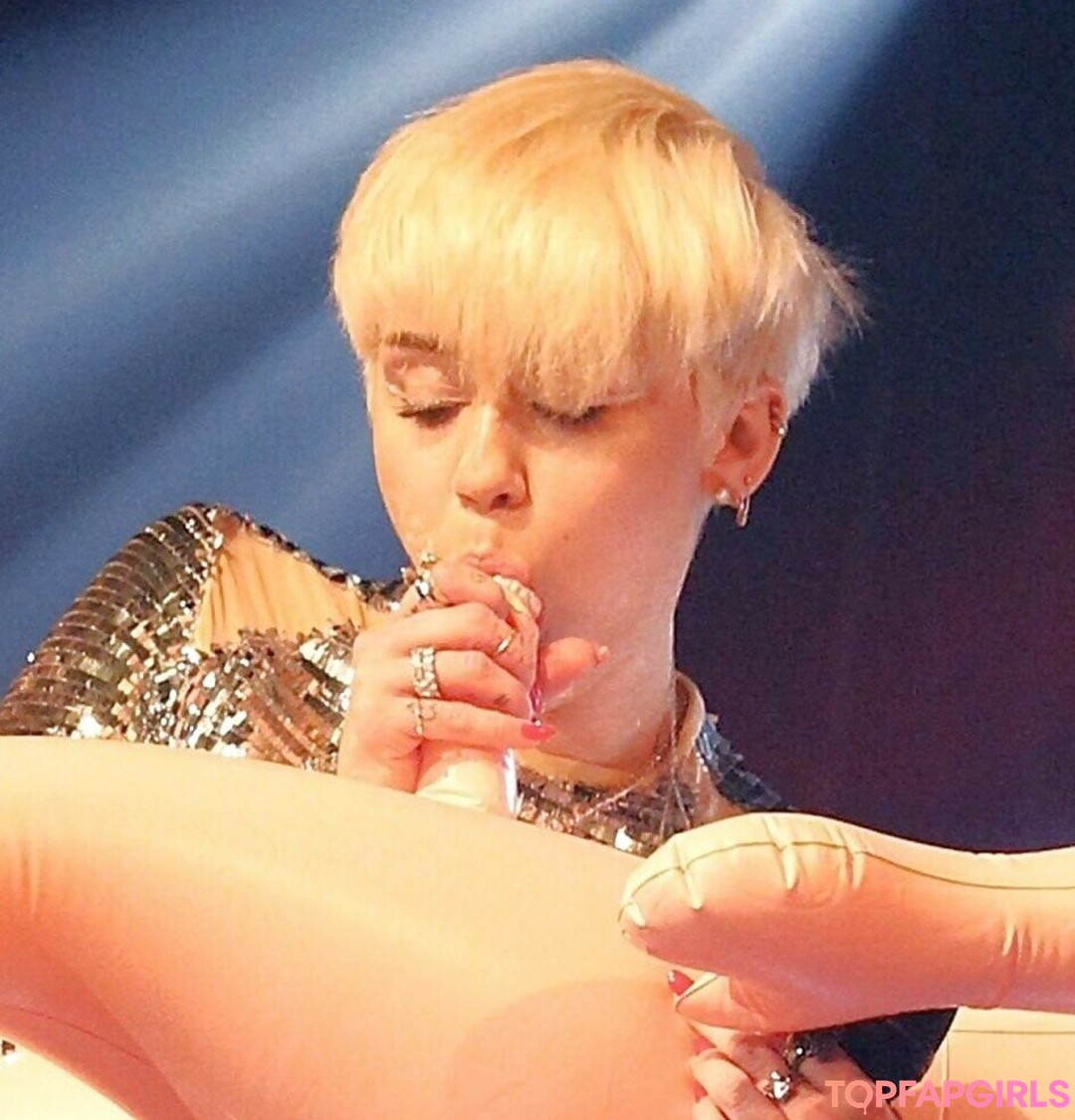 Foto desnuda filtrada de OnlyFans de Miley Cyrus #1107 Foto desnuda filtrada de OnlyFans de Miley Cyrus #1107