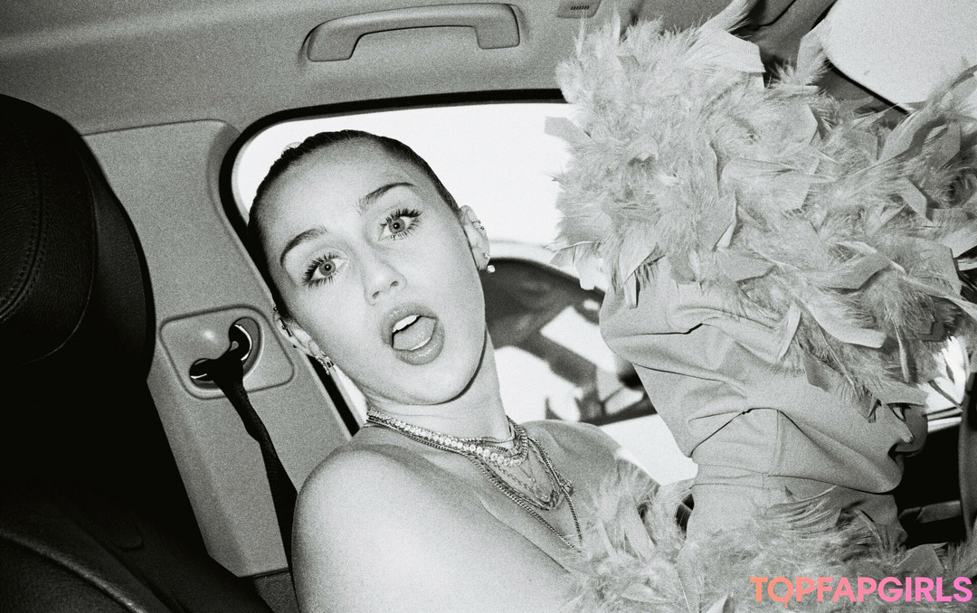 Foto desnuda filtrada de OnlyFans de Miley Cyrus #1152 Foto desnuda filtrada de OnlyFans de Miley Cyrus #1152