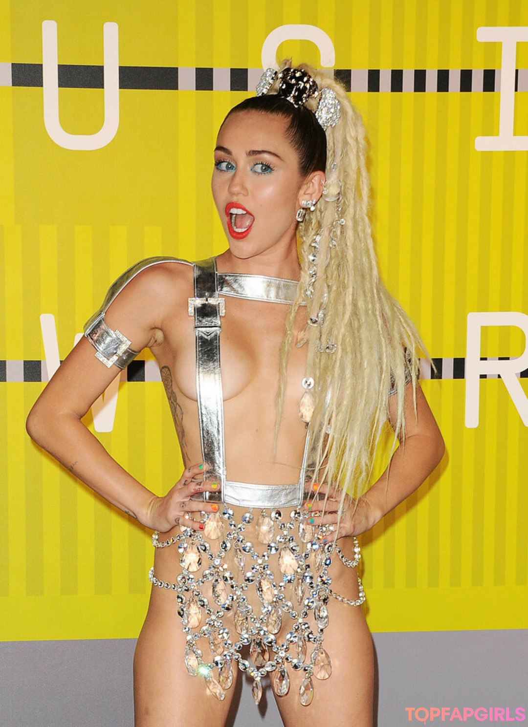 Foto desnuda filtrada de OnlyFans de Miley Cyrus #1182