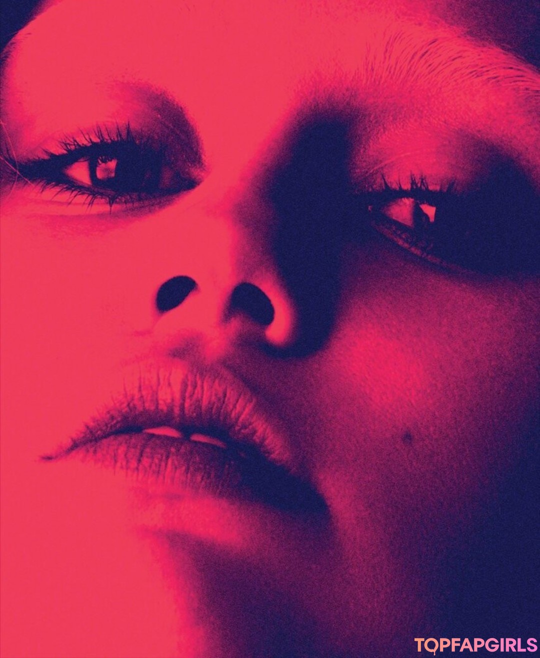 Foto desnuda filtrada de OnlyFans de Miley Cyrus #1414