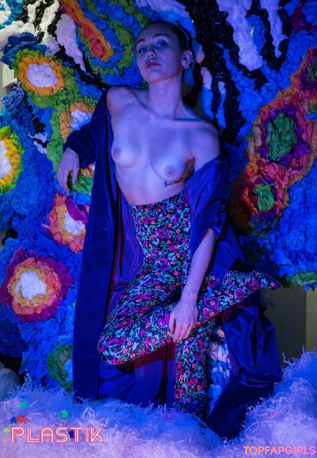 Foto desnuda filtrada de OnlyFans de Miley Cyrus #1436 Foto desnuda filtrada de OnlyFans de Miley Cyrus #1436