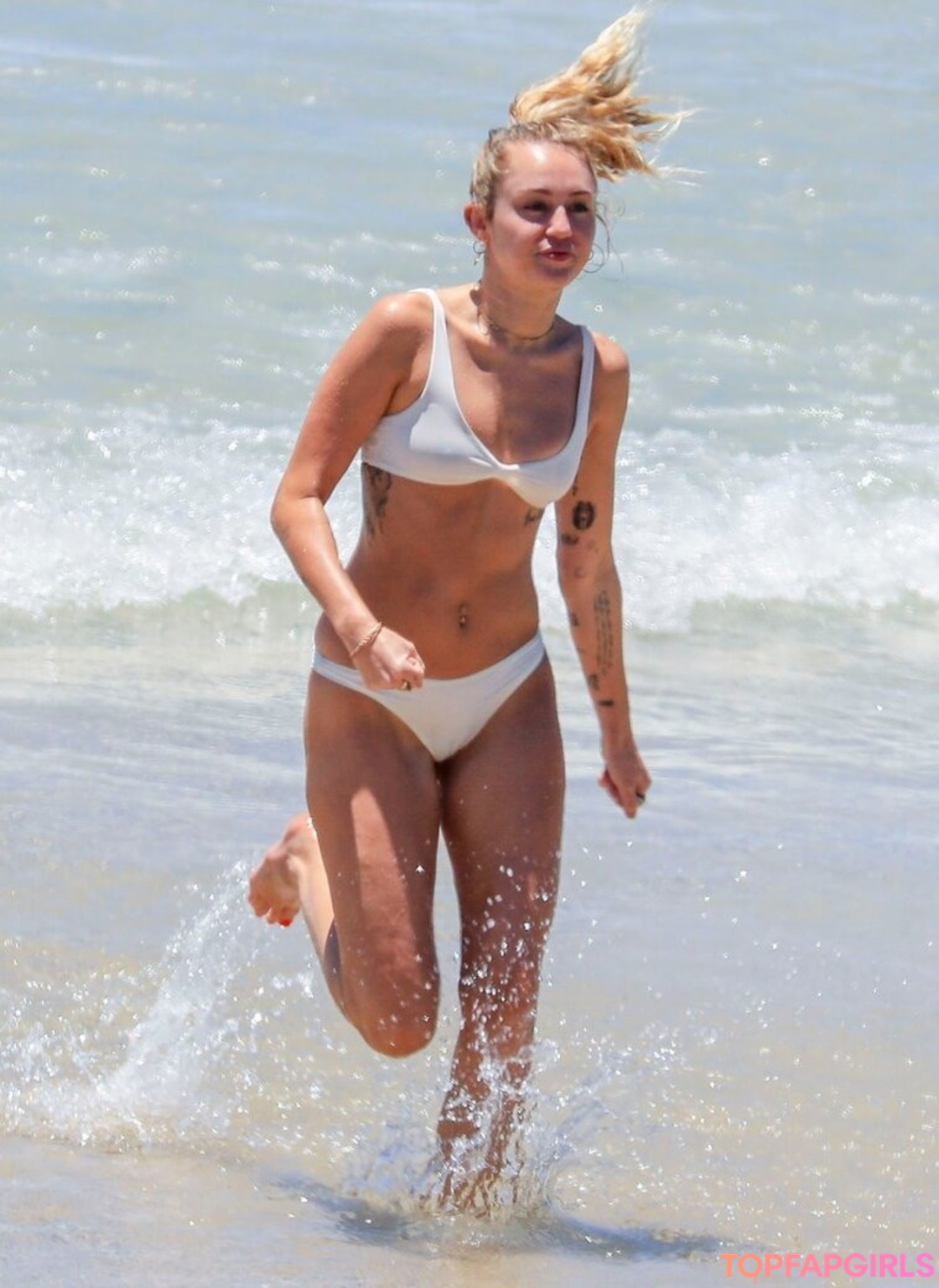 Foto desnuda filtrada de OnlyFans de Miley Cyrus #1573 Foto desnuda filtrada de OnlyFans de Miley Cyrus #1573