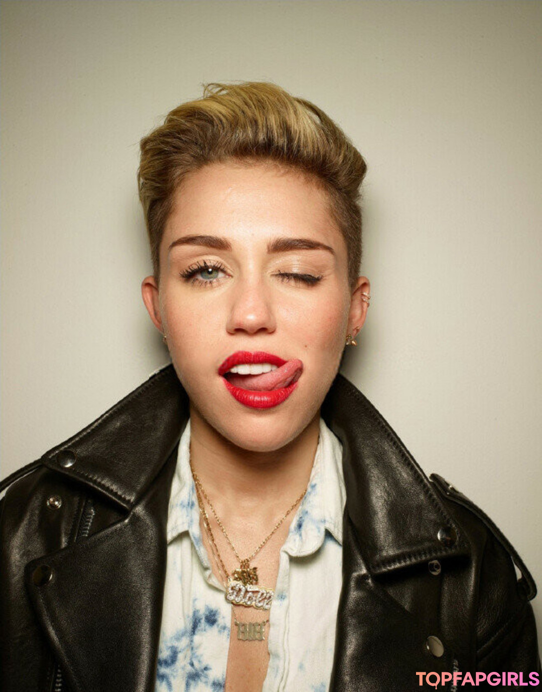 Foto desnuda filtrada de OnlyFans de Miley Cyrus #1624 Foto desnuda filtrada de OnlyFans de Miley Cyrus #1624