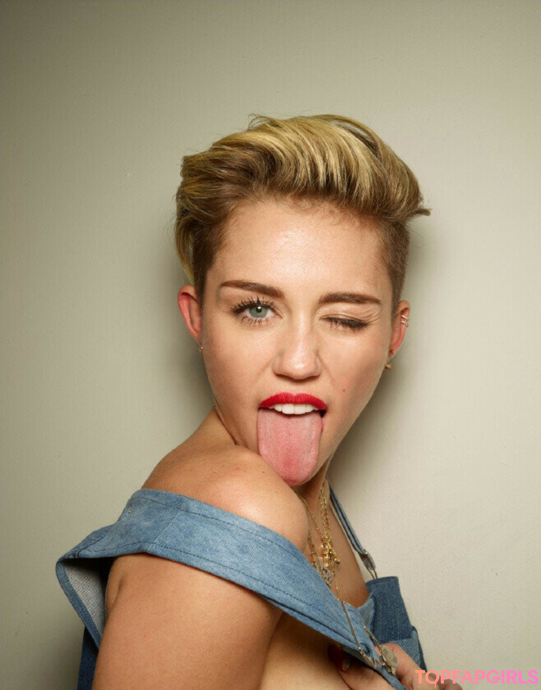 Foto desnuda filtrada de OnlyFans de Miley Cyrus #1627 Foto desnuda filtrada de OnlyFans de Miley Cyrus #1627