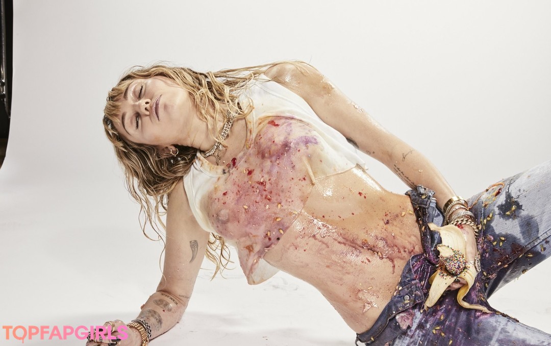 Foto desnuda filtrada de OnlyFans de Miley Cyrus #1786 Foto desnuda filtrada de OnlyFans de Miley Cyrus #1786