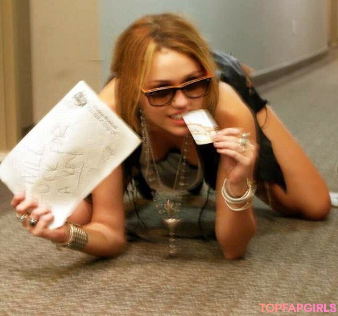 Foto desnuda filtrada de OnlyFans de Miley Cyrus #1828