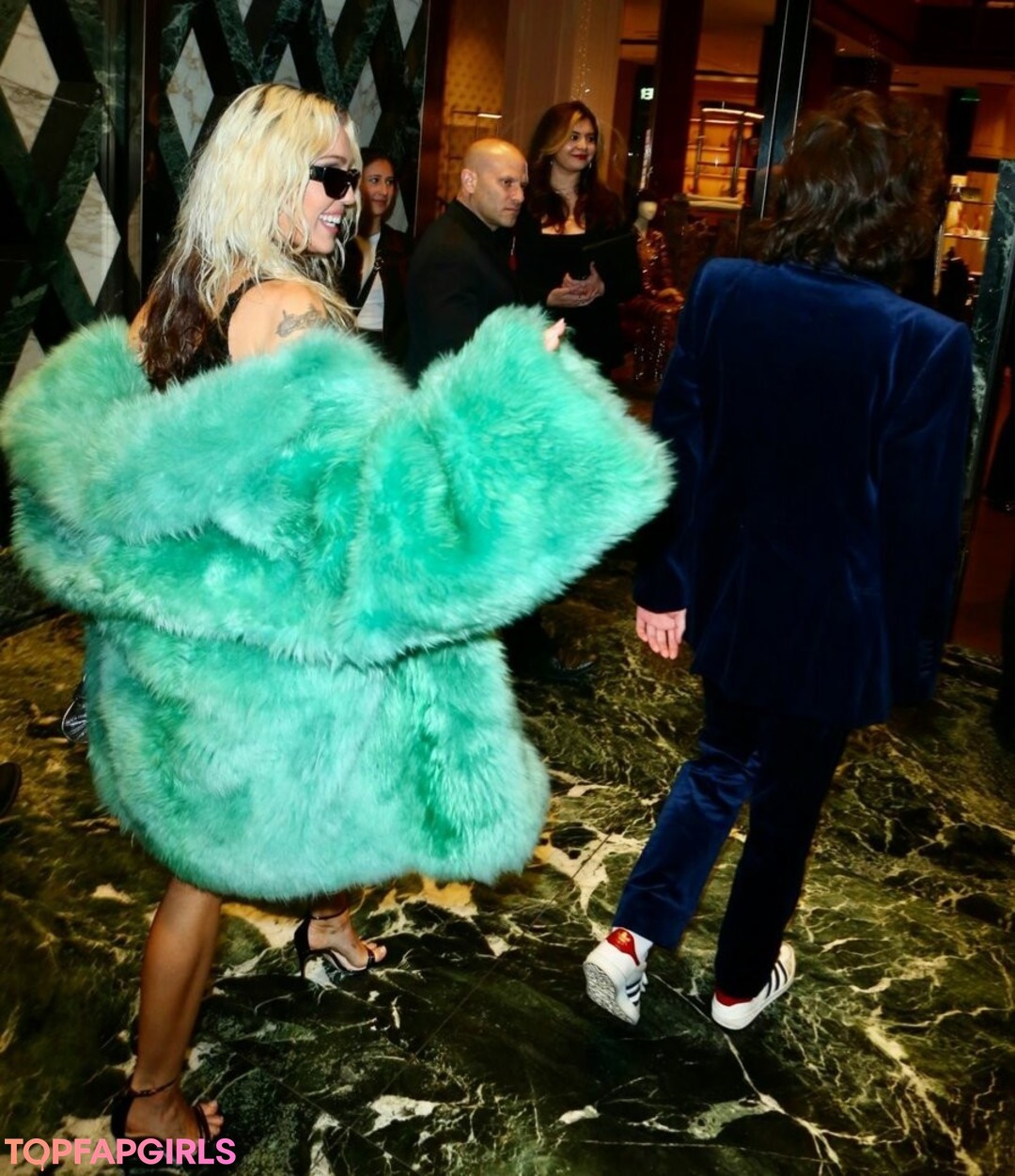 Foto desnuda filtrada de OnlyFans de Miley Cyrus #2021 Foto desnuda filtrada de OnlyFans de Miley Cyrus #2021