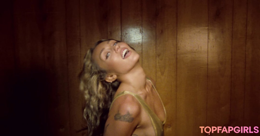 Foto desnuda filtrada de OnlyFans de Miley Cyrus #2107 Foto desnuda filtrada de OnlyFans de Miley Cyrus #2107