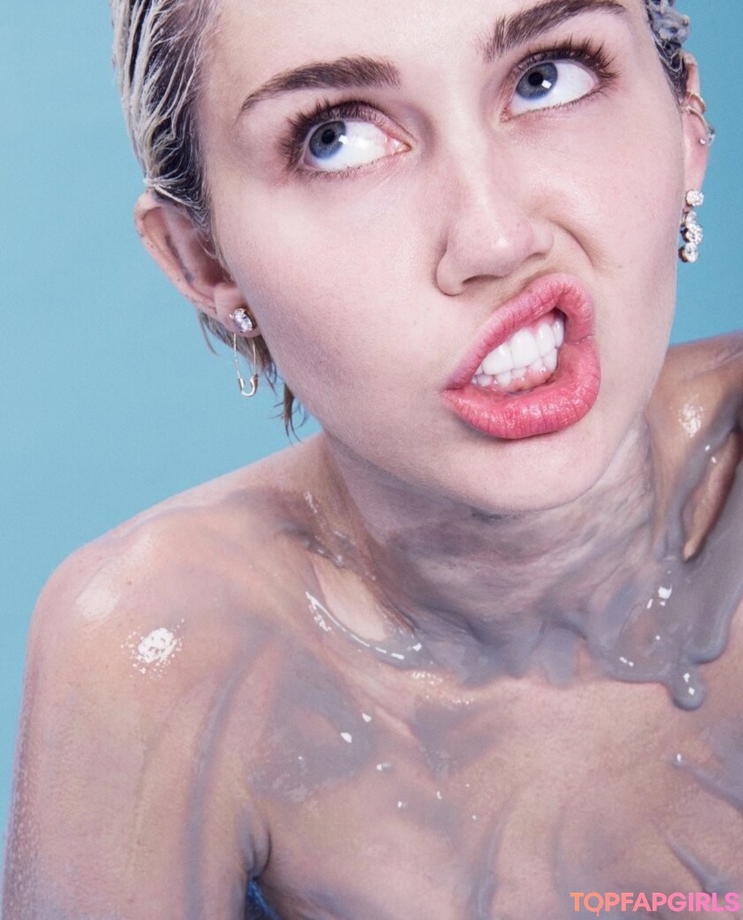 Foto desnuda filtrada de OnlyFans de Miley Cyrus #2125 Foto desnuda filtrada de OnlyFans de Miley Cyrus #2125