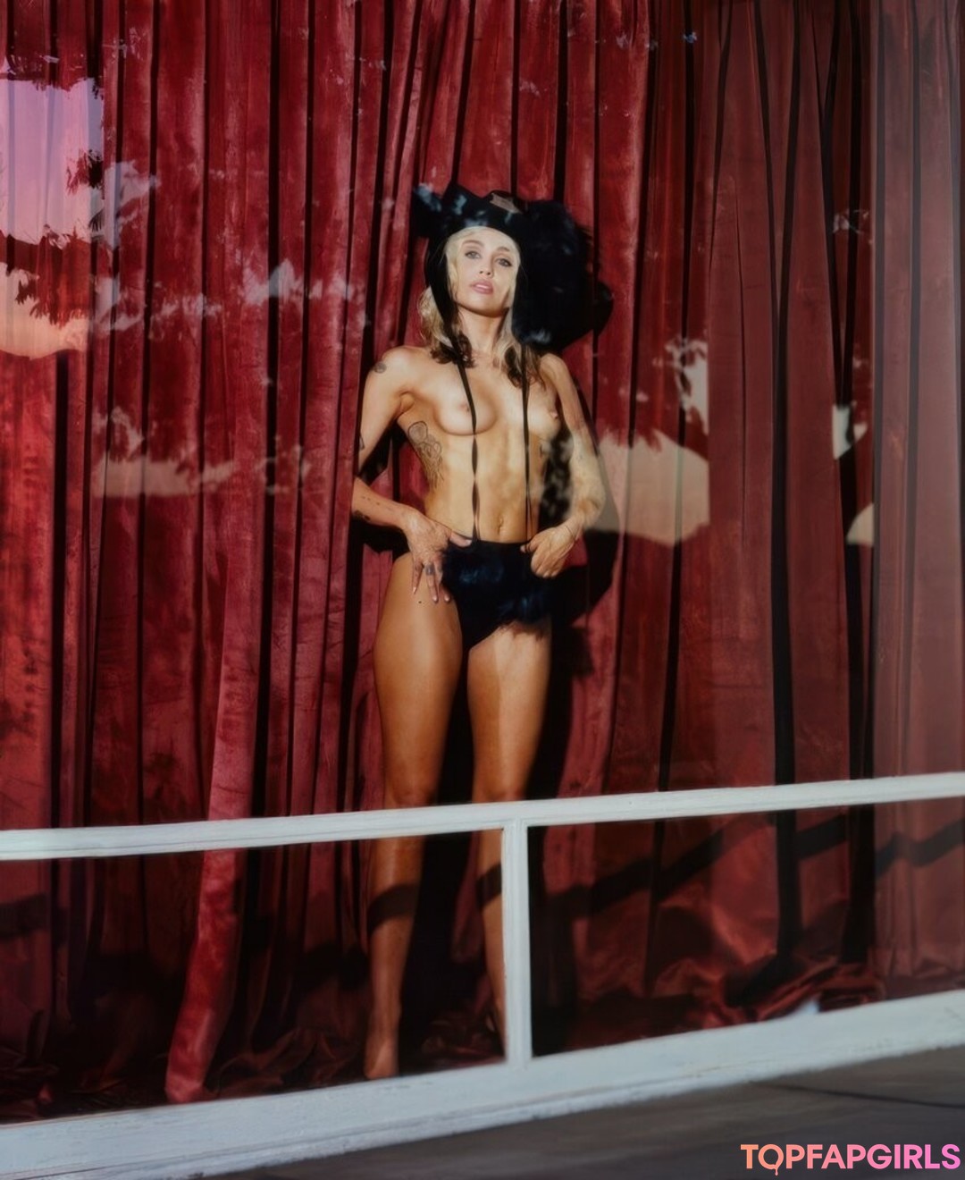 Foto desnuda filtrada de OnlyFans de Miley Cyrus #2314 Foto desnuda filtrada de OnlyFans de Miley Cyrus #2314