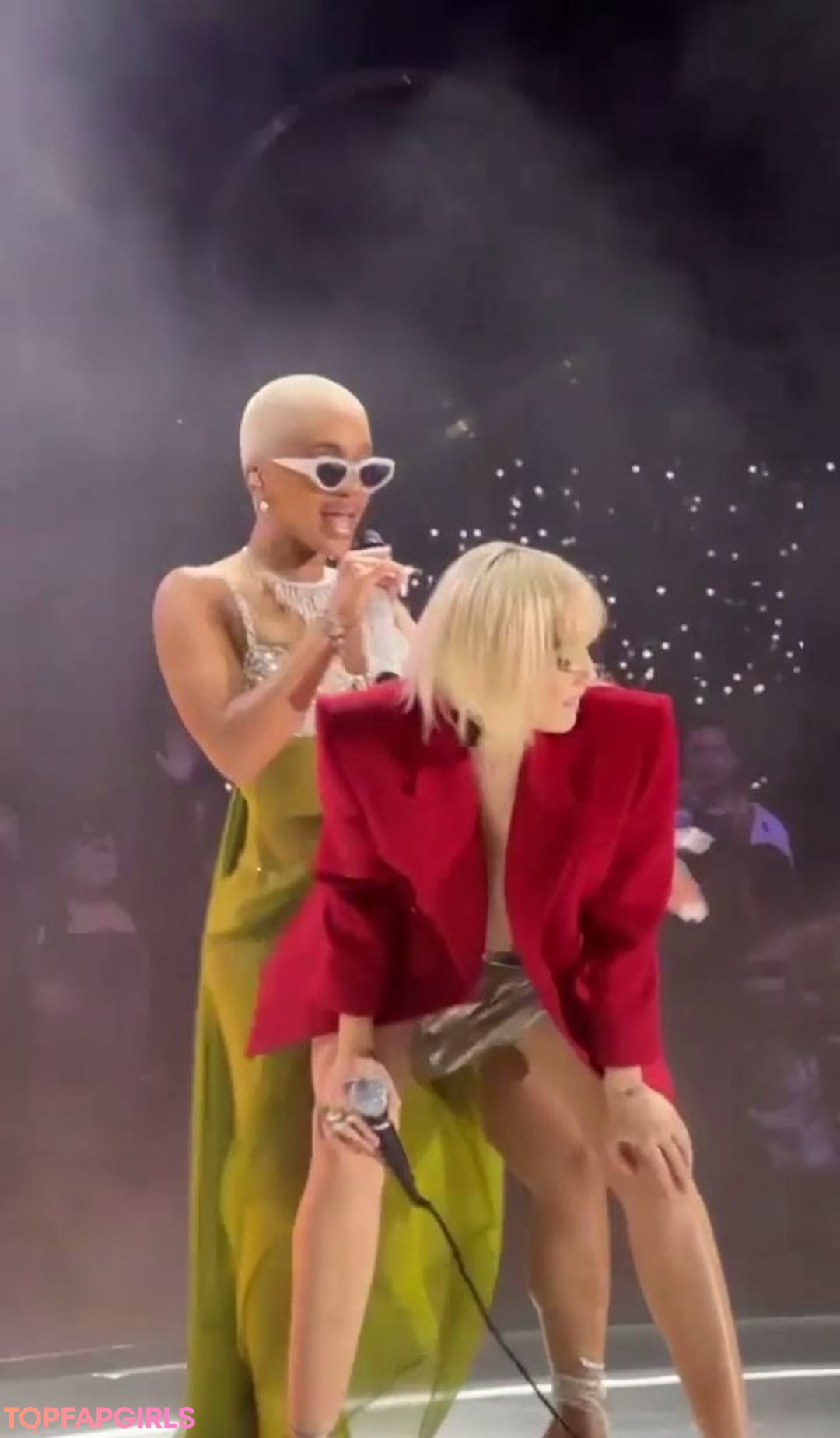 Foto desnuda filtrada de OnlyFans de Miley Cyrus #104 Foto desnuda filtrada de OnlyFans de Miley Cyrus #104