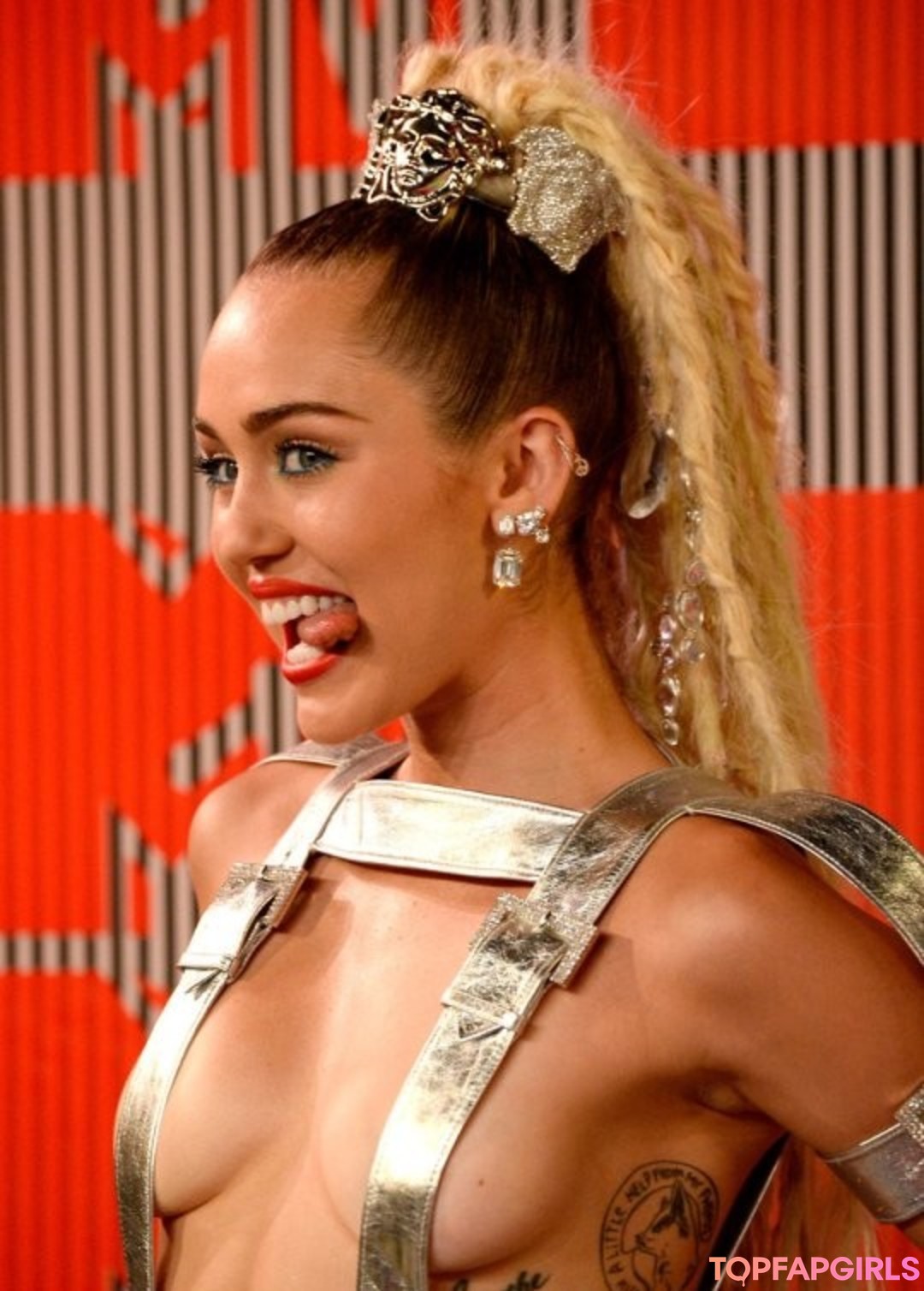 Foto desnuda filtrada de OnlyFans de Miley Cyrus #347 Foto desnuda filtrada de OnlyFans de Miley Cyrus #347