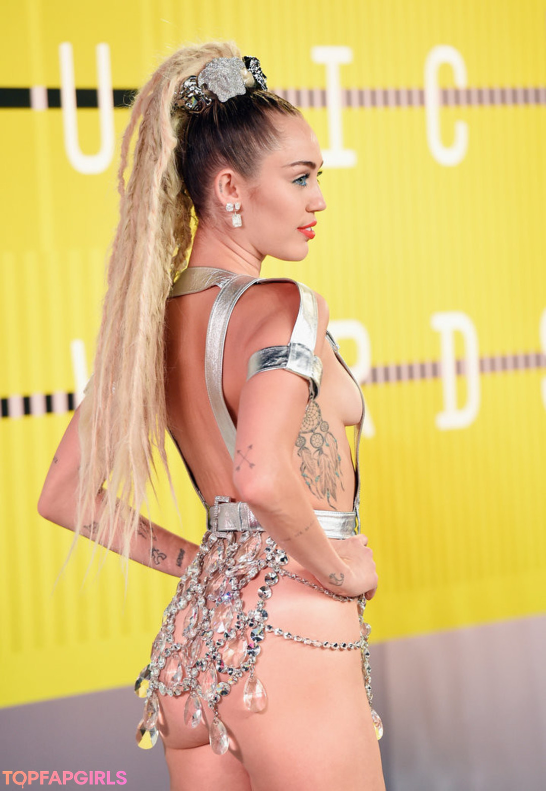 Foto desnuda filtrada de OnlyFans de Miley Cyrus #402 Foto desnuda filtrada de OnlyFans de Miley Cyrus #402