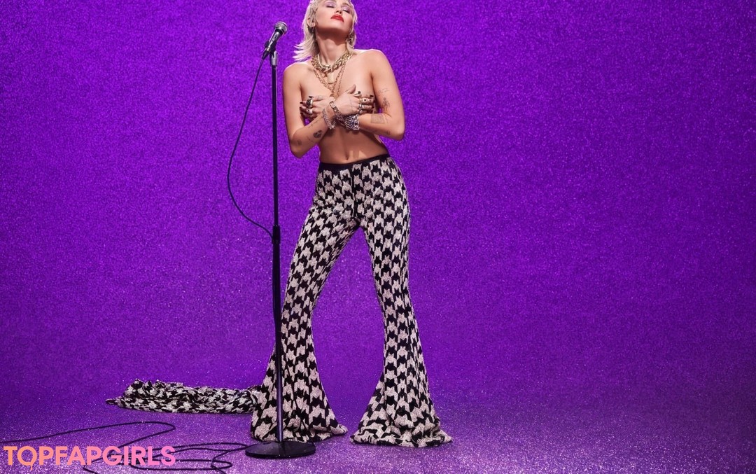 Foto desnuda filtrada de OnlyFans de Miley Cyrus #463 Foto desnuda filtrada de OnlyFans de Miley Cyrus #463