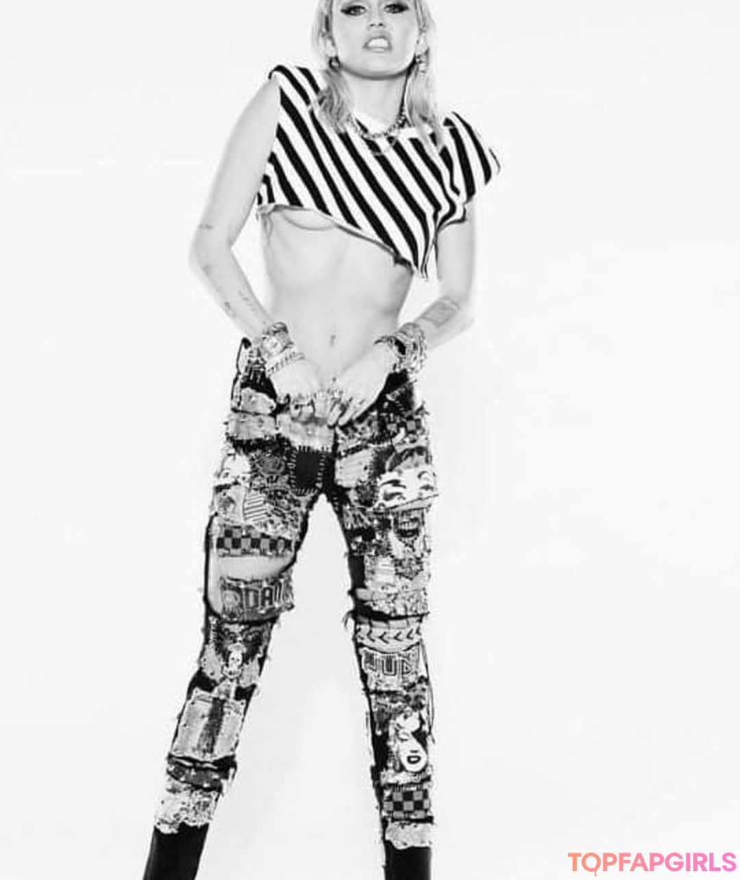 Foto desnuda filtrada de OnlyFans de Miley Cyrus #597 Foto desnuda filtrada de OnlyFans de Miley Cyrus #597