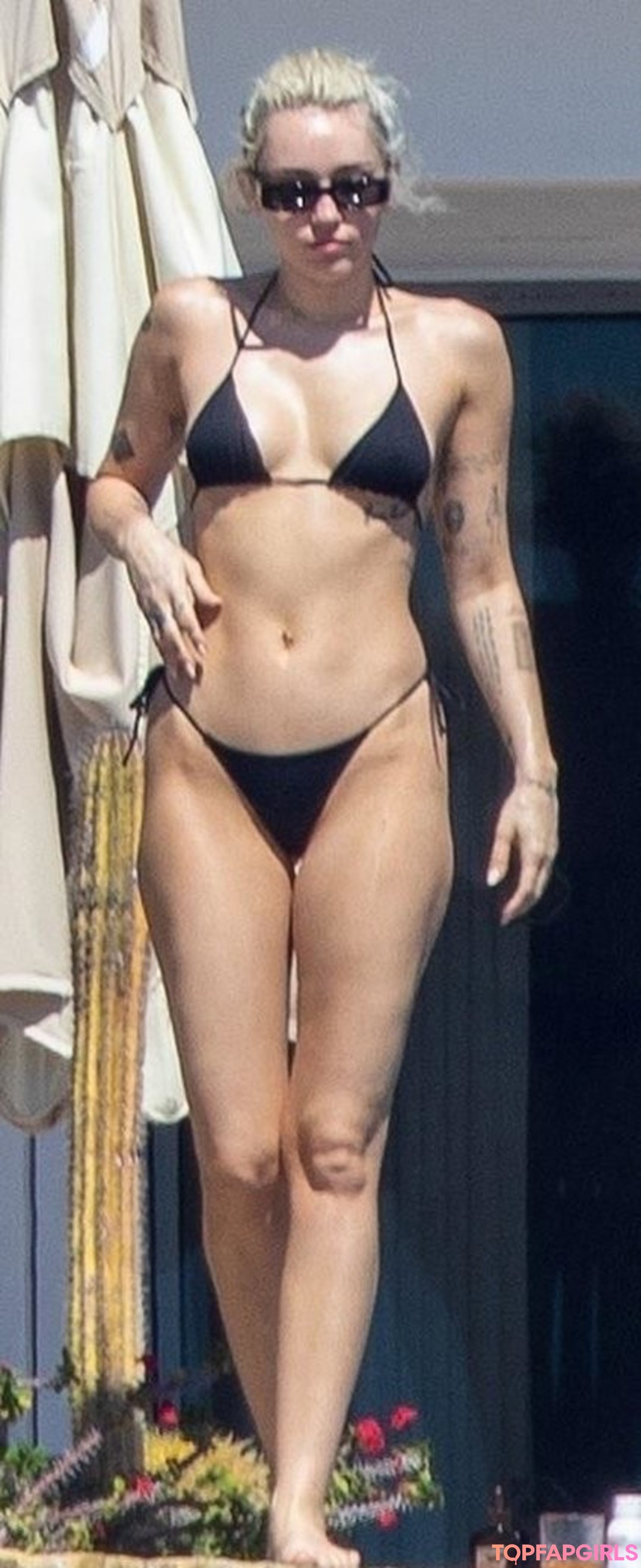 Foto desnuda filtrada de OnlyFans de Miley Cyrus #661 Foto desnuda filtrada de OnlyFans de Miley Cyrus #661