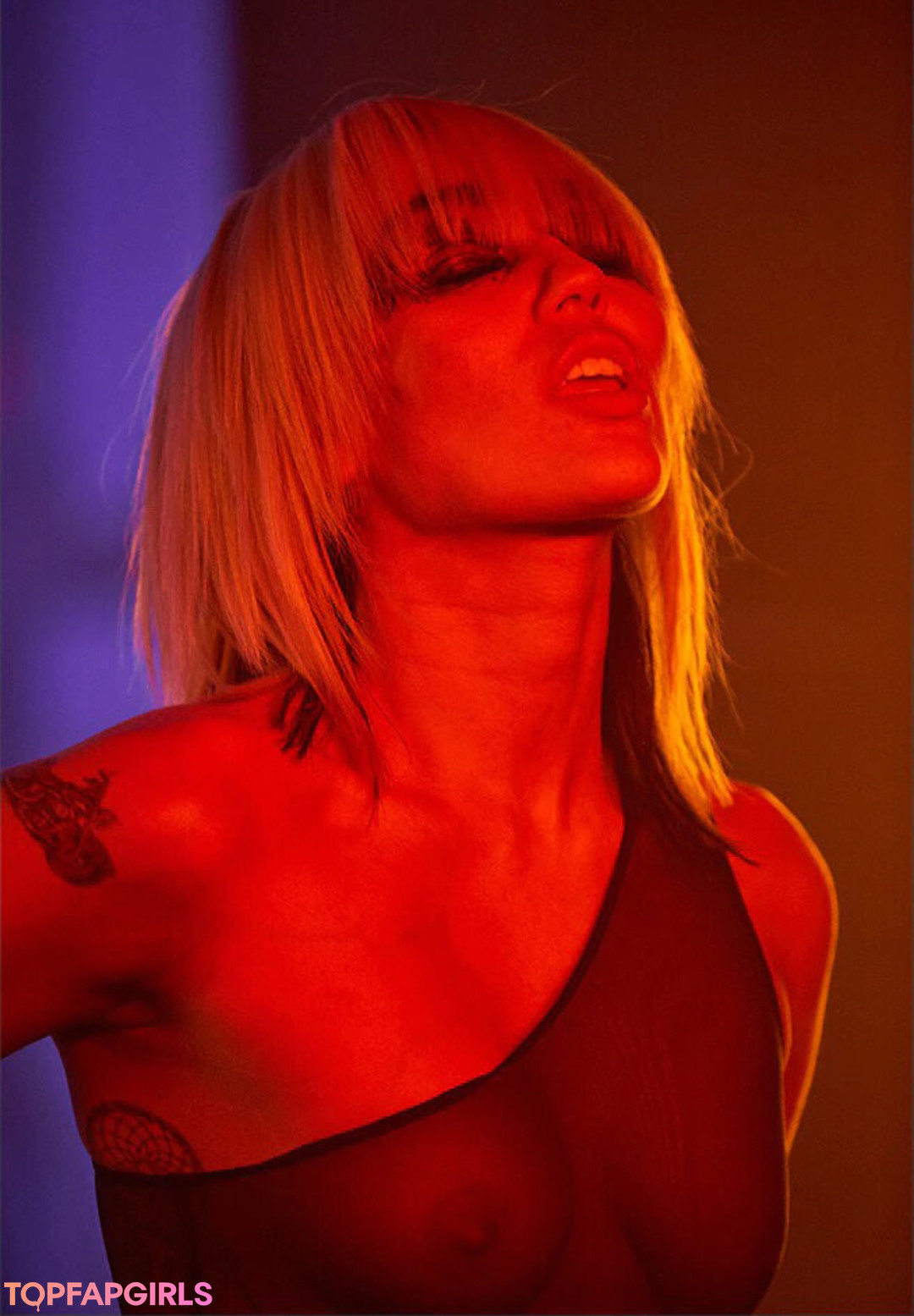 Foto desnuda filtrada de OnlyFans de Miley Cyrus #805 Foto desnuda filtrada de OnlyFans de Miley Cyrus #805