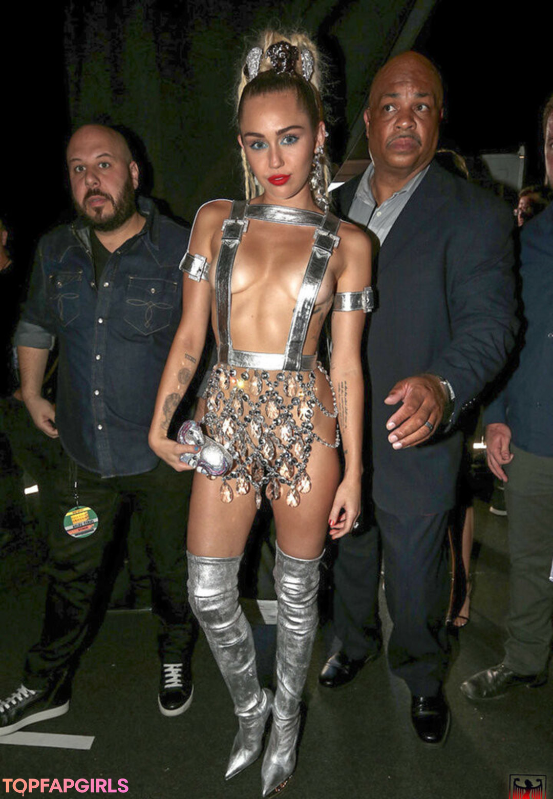 Foto desnuda filtrada de OnlyFans de Miley Cyrus #851 Foto desnuda filtrada de OnlyFans de Miley Cyrus #851