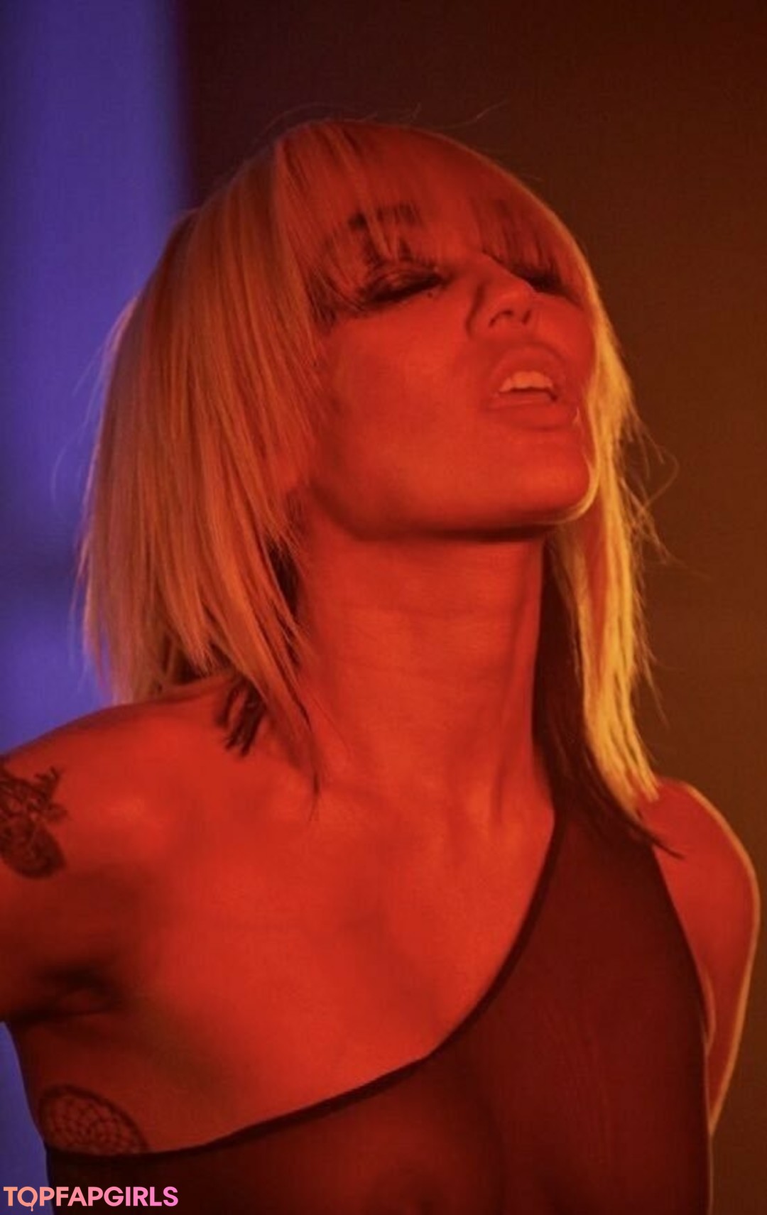 Foto desnuda filtrada de OnlyFans de Miley Cyrus #865 Foto desnuda filtrada de OnlyFans de Miley Cyrus #865