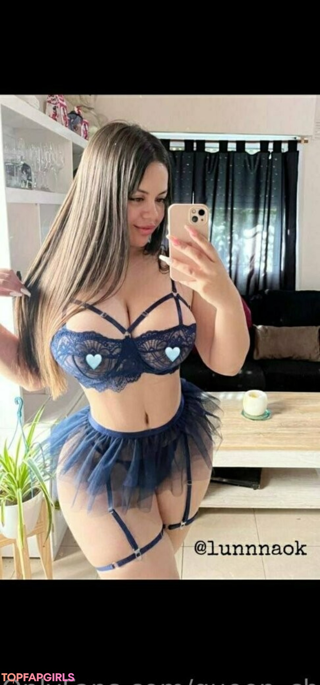 Foto desnuda filtrada de OnlyFans de Queencharly #10 Foto desnuda filtrada de OnlyFans de Queencharly #10