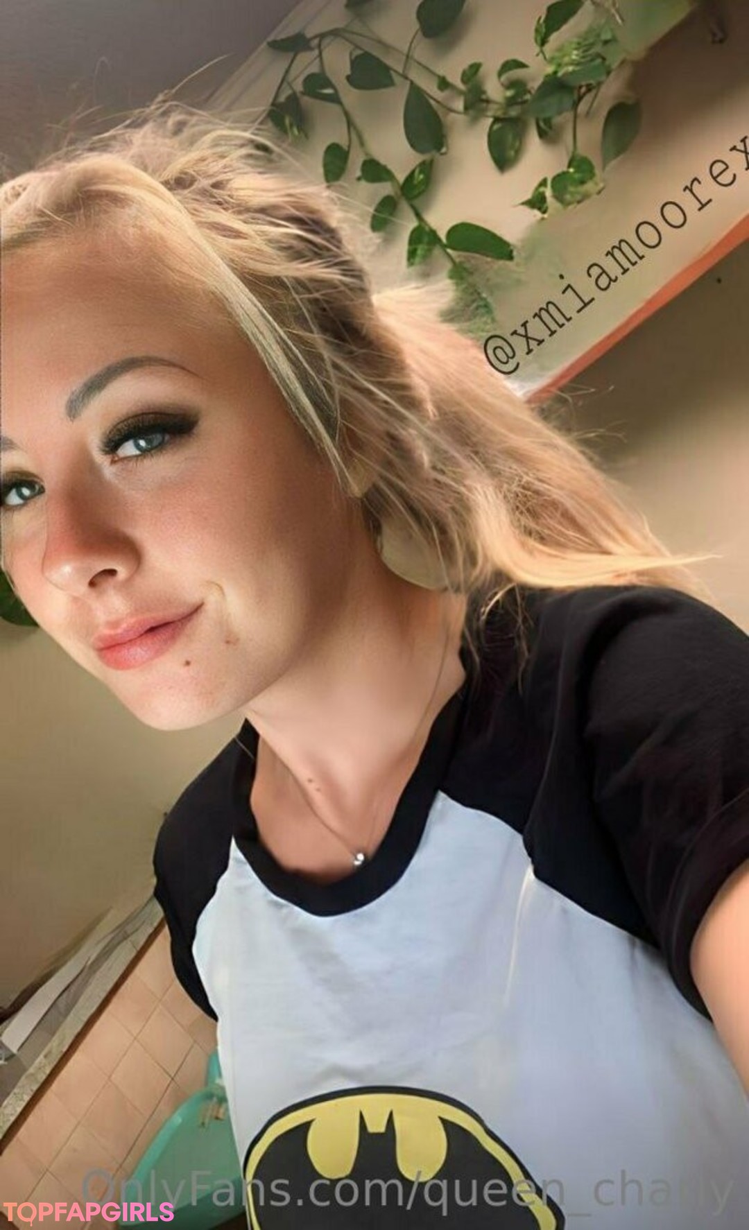 Foto desnuda filtrada de OnlyFans de Queencharly #446 Foto desnuda filtrada de OnlyFans de Queencharly #446