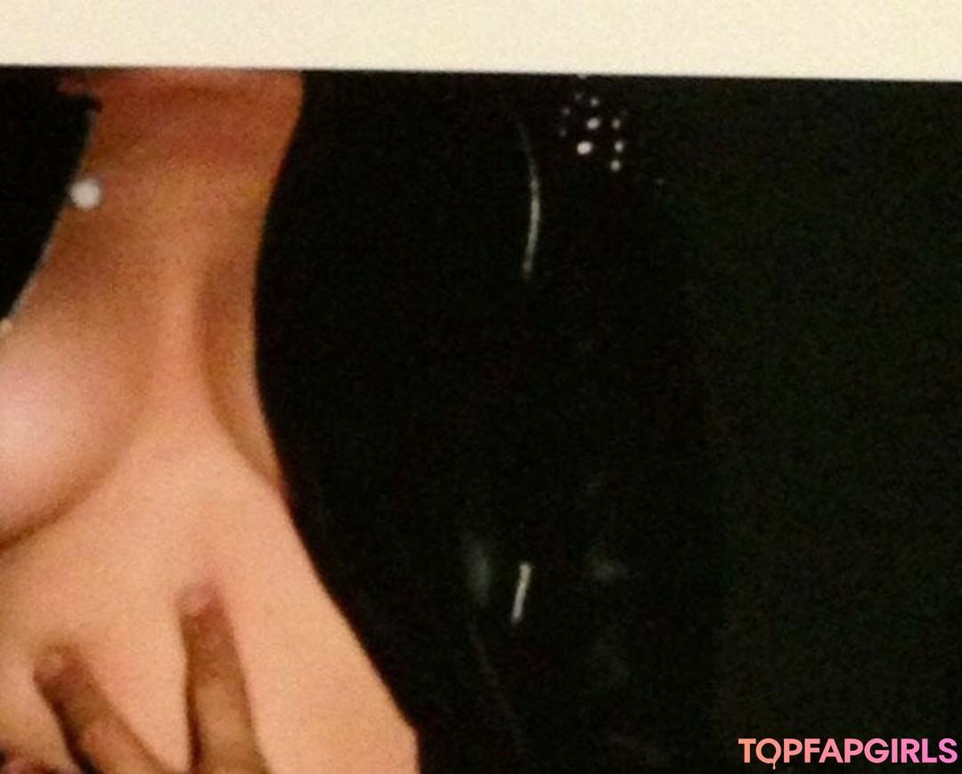 Foto desnuda filtrada de OnlyFans de Ashley Benson #192 Foto desnuda filtrada de OnlyFans de Ashley Benson #192