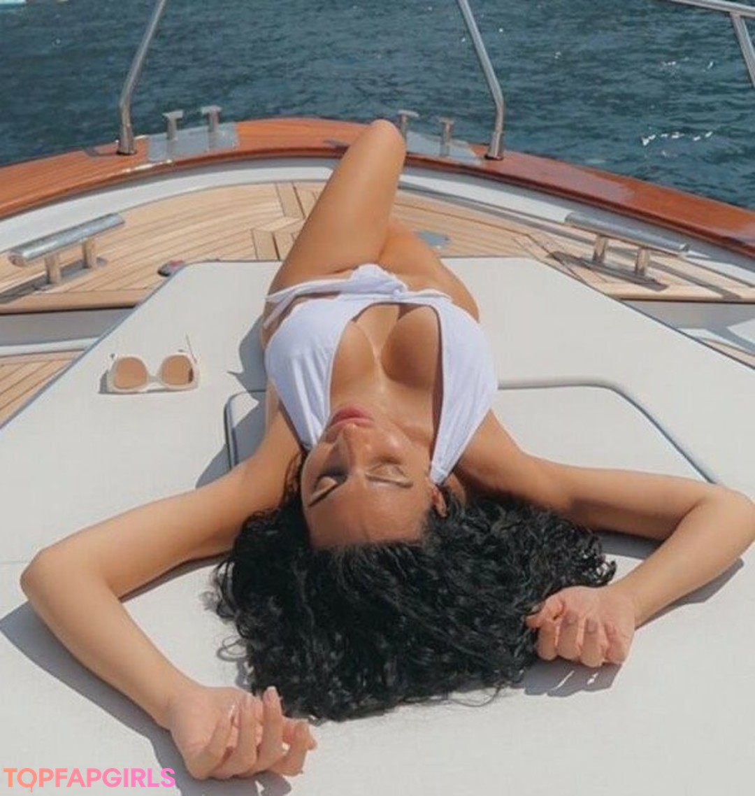 Foto desnuda filtrada de OnlyFans de Sara Quattrociocche #245 Foto desnuda filtrada de OnlyFans de Sara Quattrociocche #245