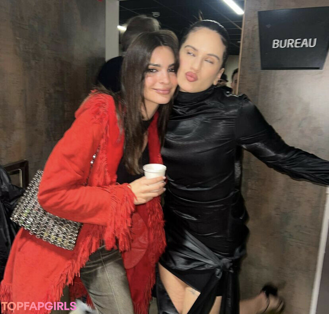 Foto desnuda filtrada de OnlyFans de Emily Ratajkowski #1212 Foto desnuda filtrada de OnlyFans de Emily Ratajkowski #1212