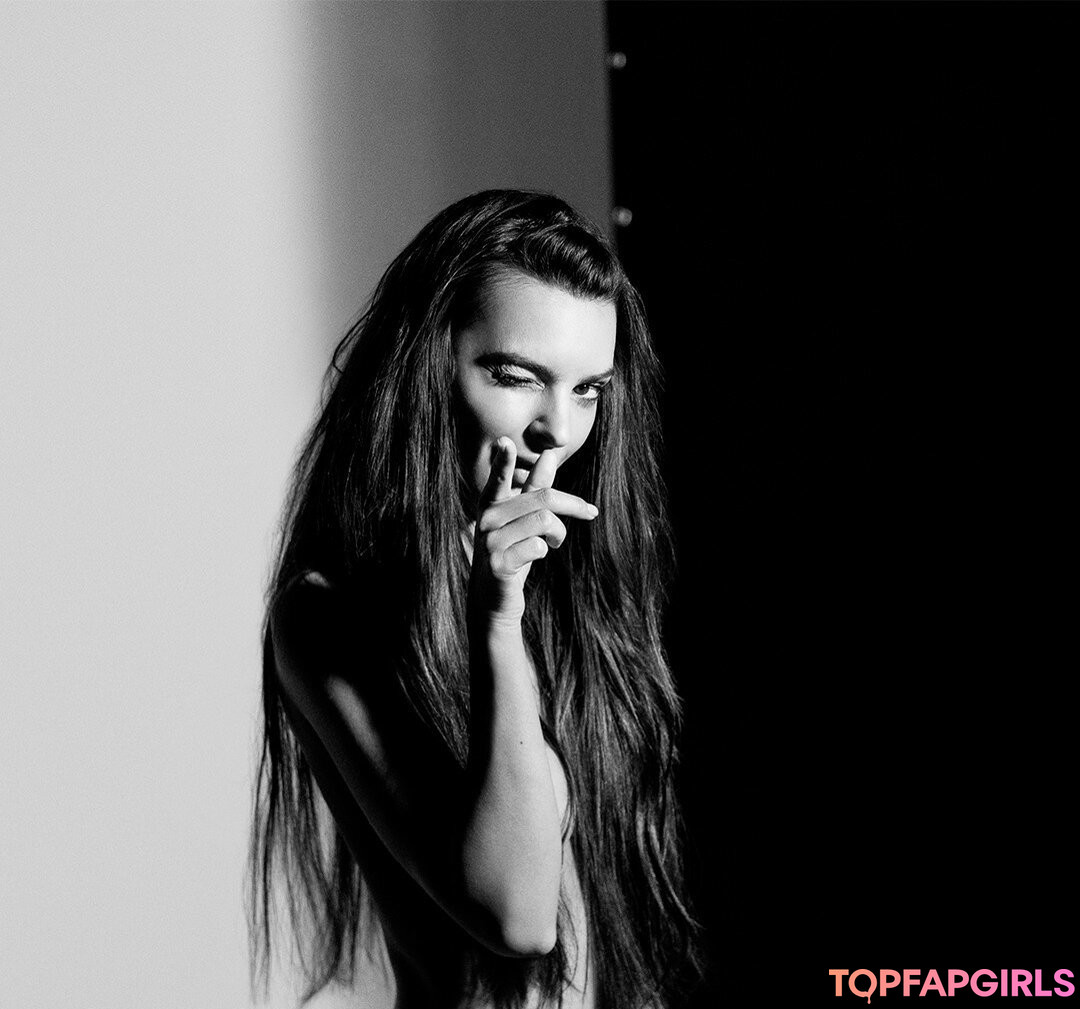 Foto desnuda filtrada de OnlyFans de Emily Ratajkowski #1354