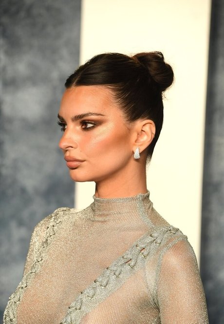 Emily Ratajkowski