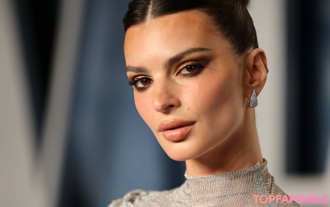 Foto desnuda filtrada de OnlyFans de Emily Ratajkowski #1421