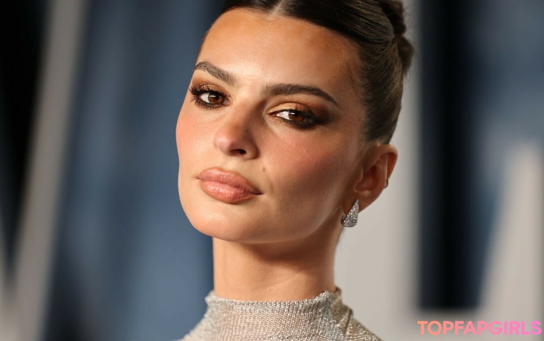 Foto desnuda filtrada de OnlyFans de Emily Ratajkowski #1422
