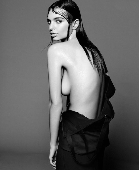 Emily Ratajkowski